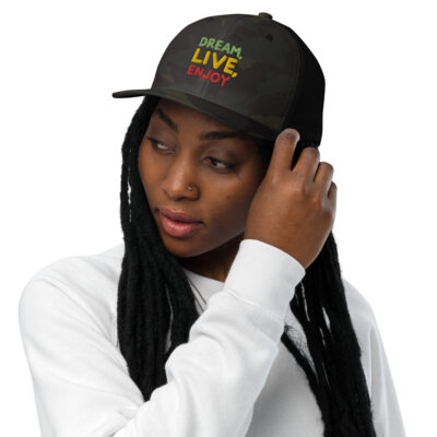 Dream and live design Closed-back trucker cap